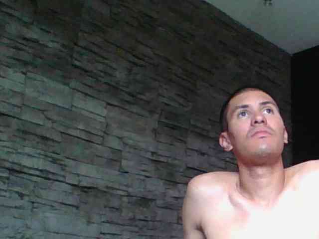 Sexylatin64