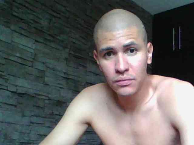 Sexylatin64