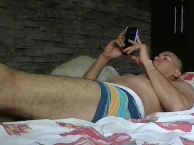 Sexylatin64