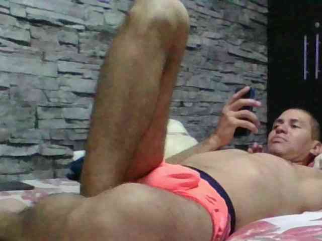 Sexylatin64