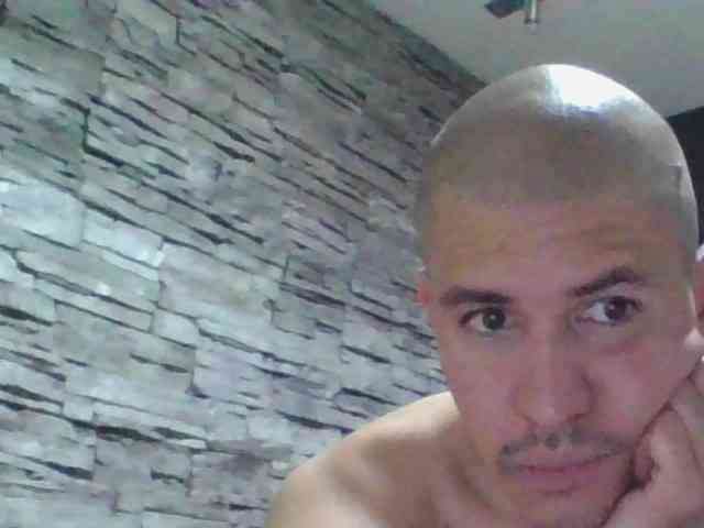 Sexylatin64