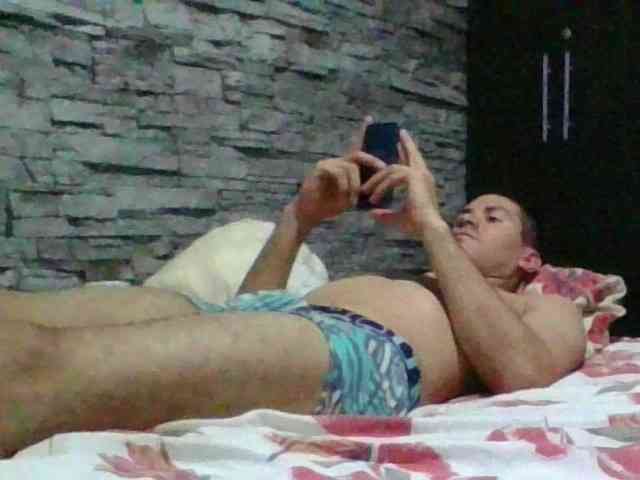Sexylatin64