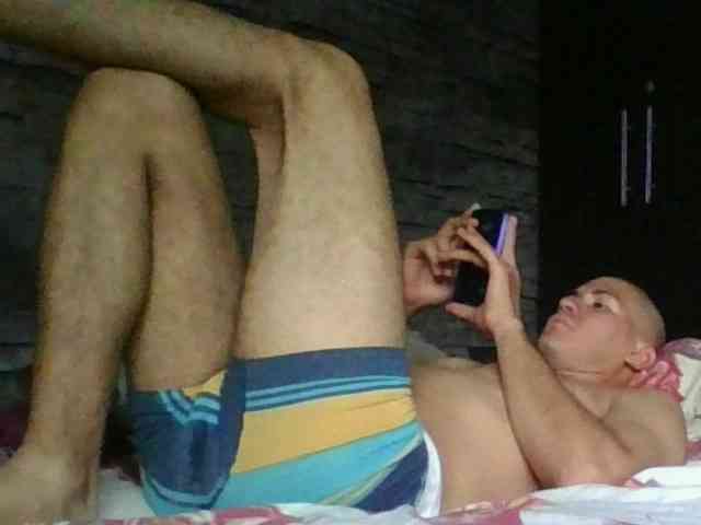 Sexylatin64