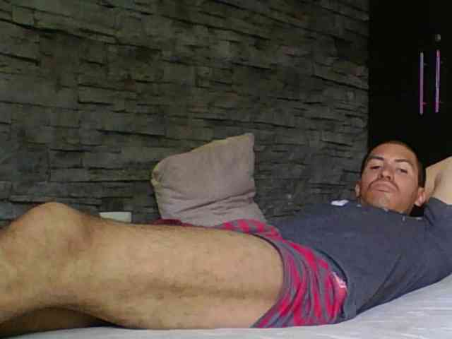 Sexylatin64