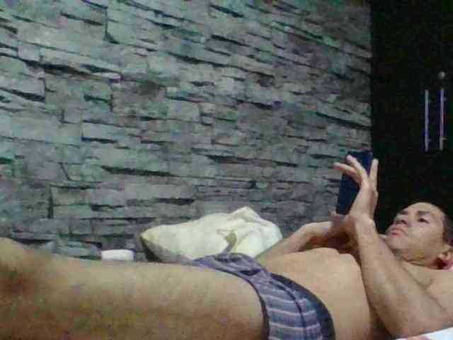 Sexylatin64
