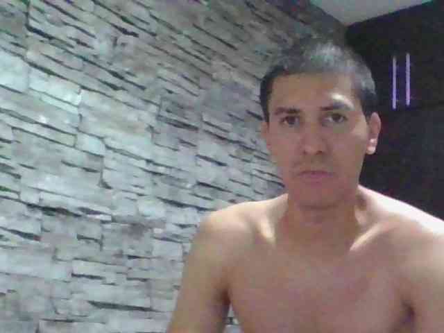 Sexylatin64