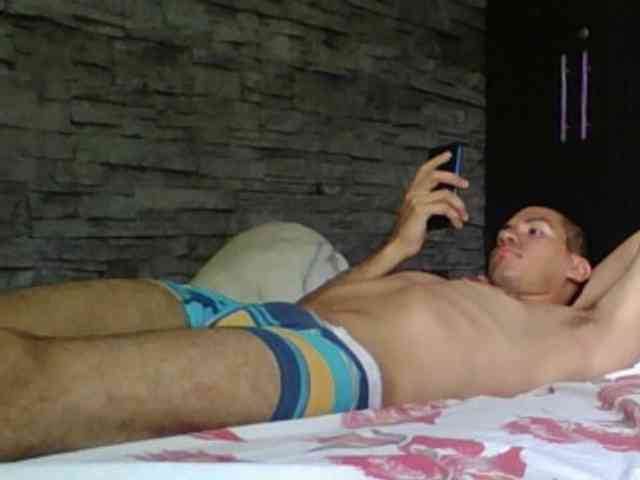 Sexylatin64