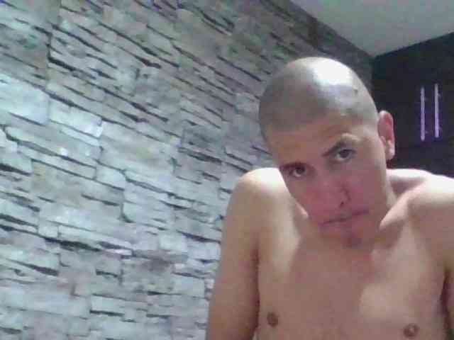 Sexylatin64