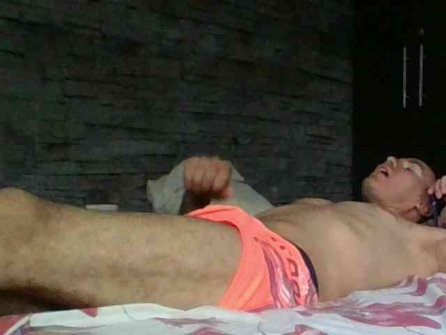 Sexylatin64