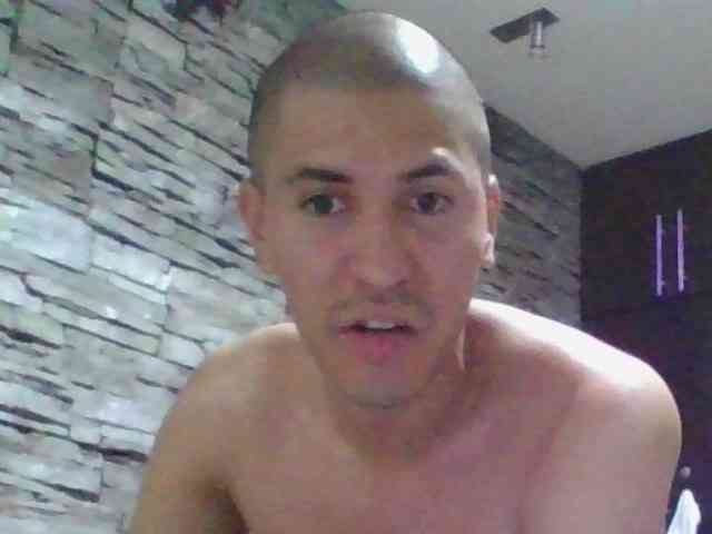Sexylatin64