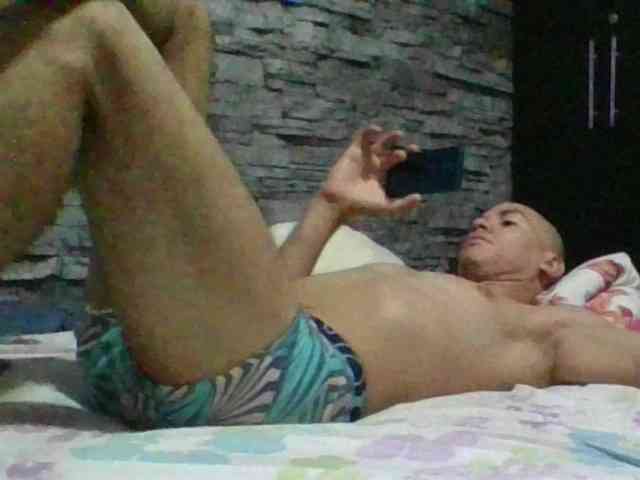 Sexylatin64