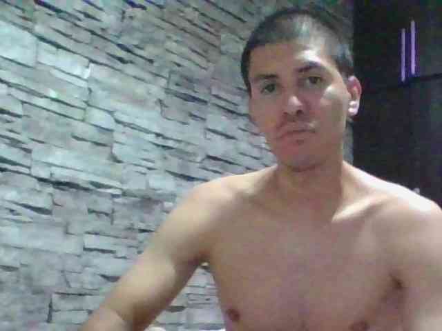 Sexylatin64