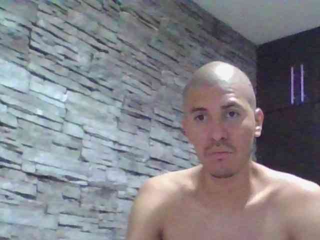 Sexylatin64