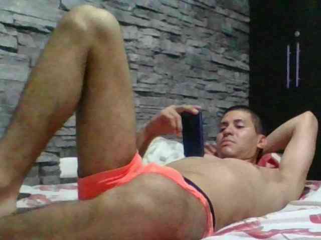 Sexylatin64