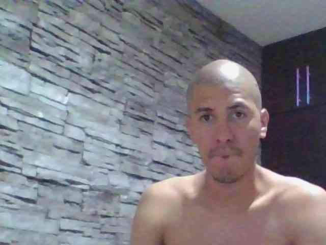 Sexylatin64