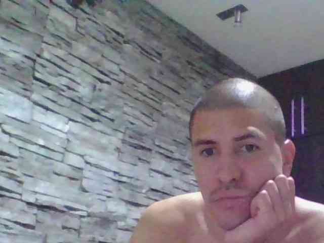 Sexylatin64