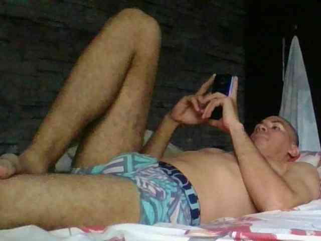 Sexylatin64
