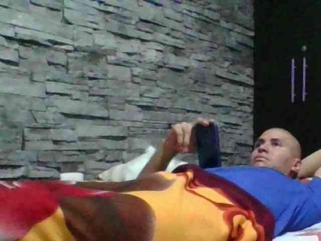 Sexylatin64