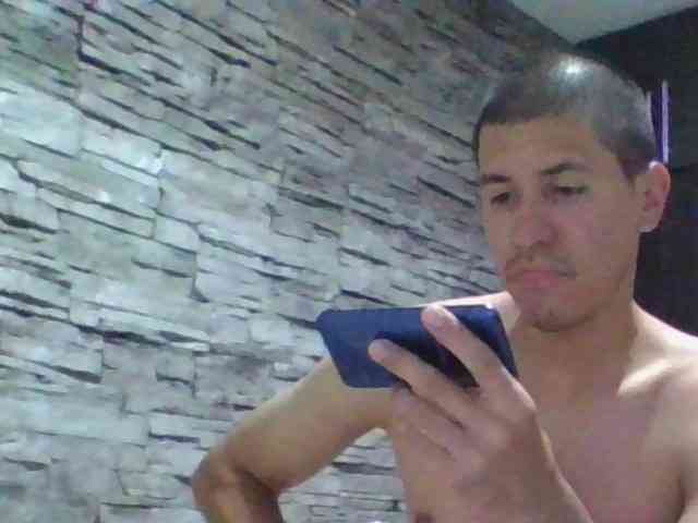 Sexylatin64