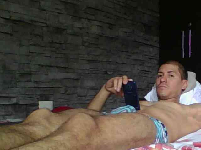 Sexylatin64