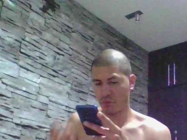 Sexylatin64