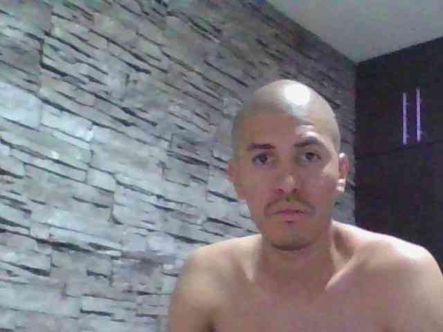 Sexylatin64