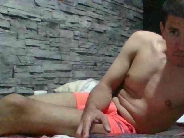 Sexylatin64