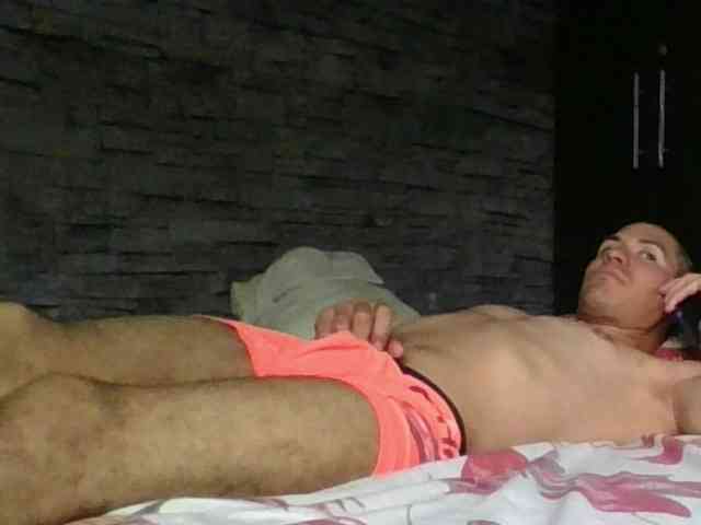Sexylatin64