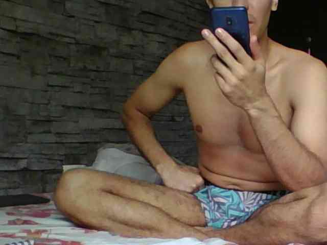 Sexylatin64