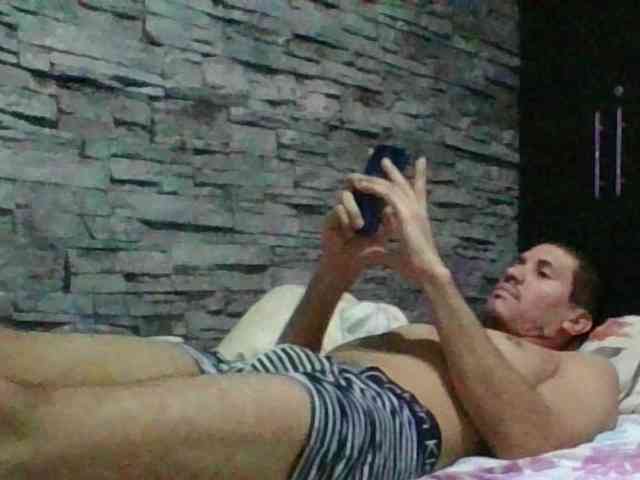 Sexylatin64
