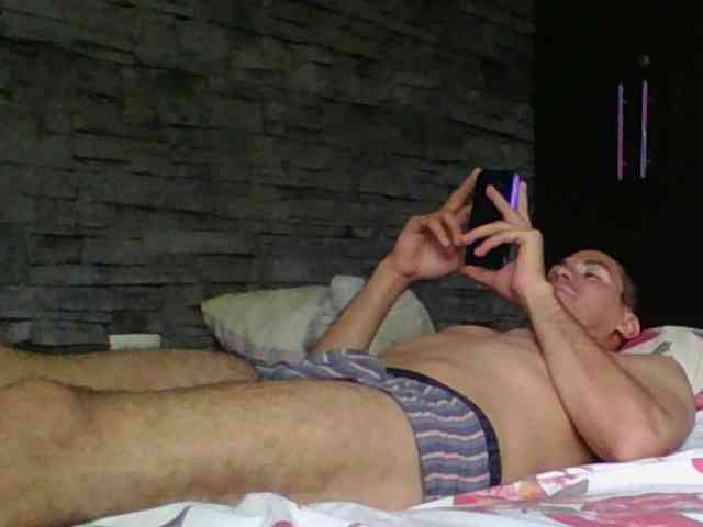 Sexylatin64