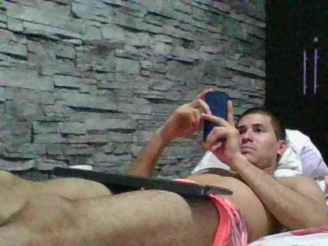 Sexylatin64