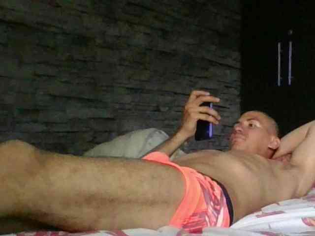 Sexylatin64