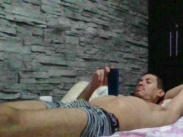 Sexylatin64