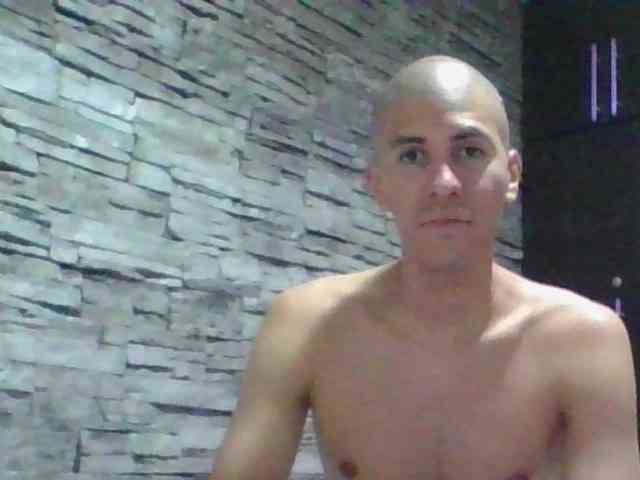 Sexylatin64