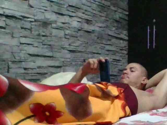 Sexylatin64