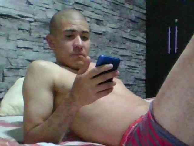 Sexylatin64