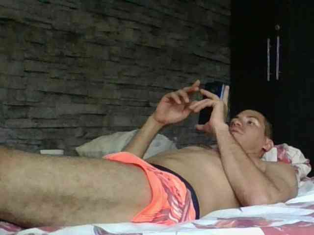 Sexylatin64