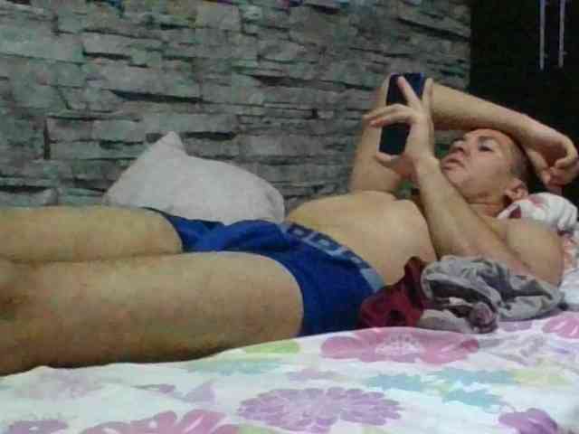 Sexylatin64