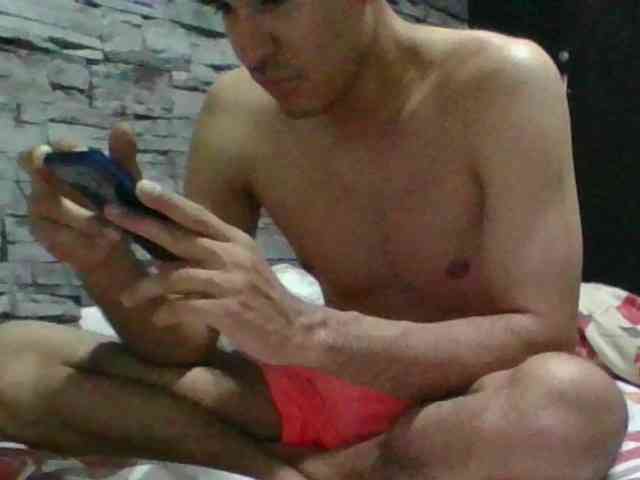Sexylatin64