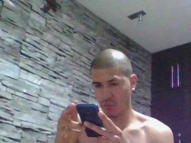 Sexylatin64