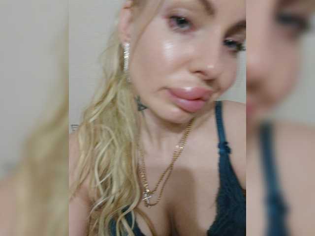 Djesikaa live webcam show