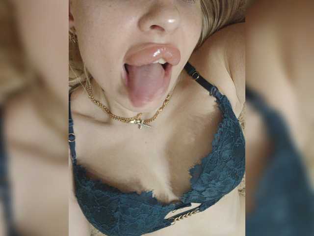 Djesikaa live cam on BongaCams