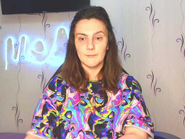 le modèle Secret_Smile est en webcam porno dans un show sur le site bongacams, il possède les tags suivants: White/Caucasian,Brunette,Shaved