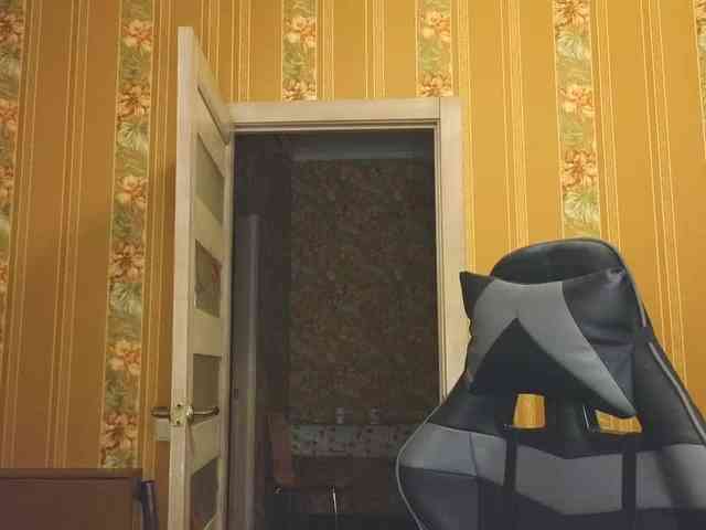 Secret_Smile webcam