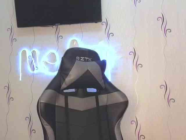 Secret_Smile webcam