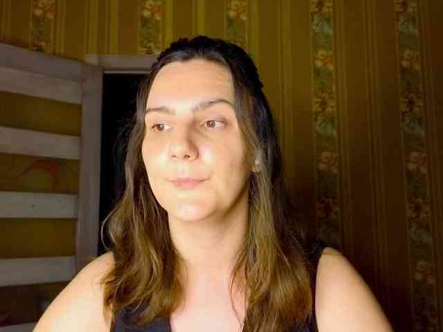 Secret_smile's cam show statistics and live stream