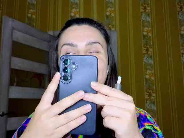 Secret_Smile webcam