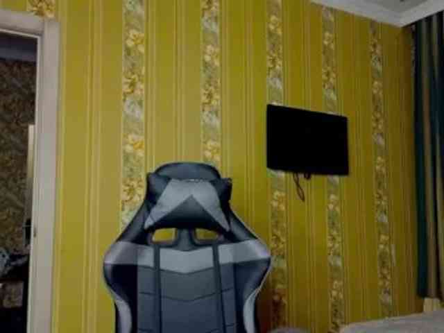 Secret_Smile webcam