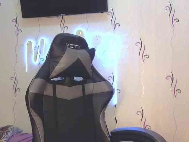 Secret_Smile webcam
